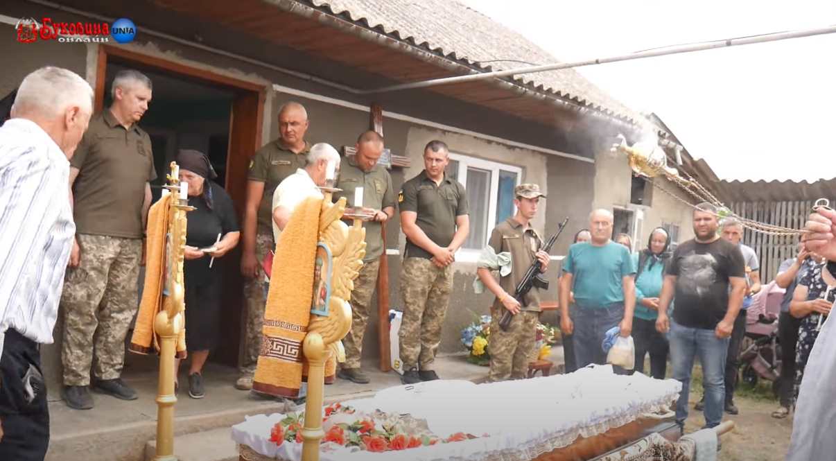 ЗАСТАВНІВЩИНА ПОПРОЩАЛАСЯ ІЗ АНАТОЛІЄМ ЧУПРУНОМ