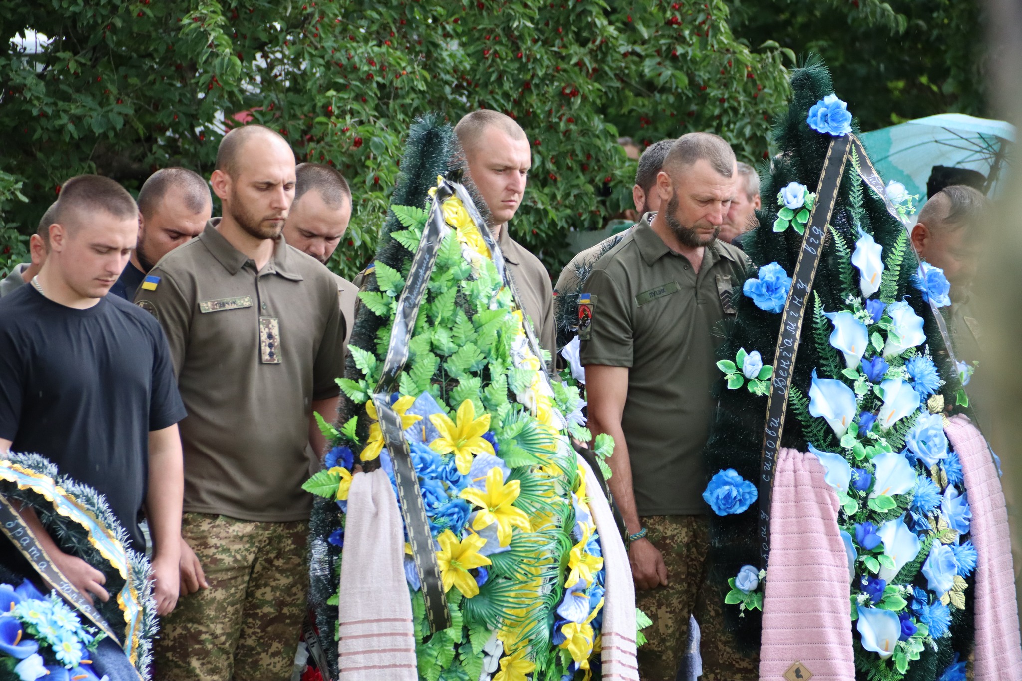 Сокирянщина попрощалась із захисником України Веніаміном Ловчим