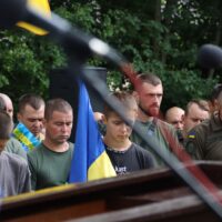 Сокирянщина попрощалась із захисником України Веніаміном Ловчим