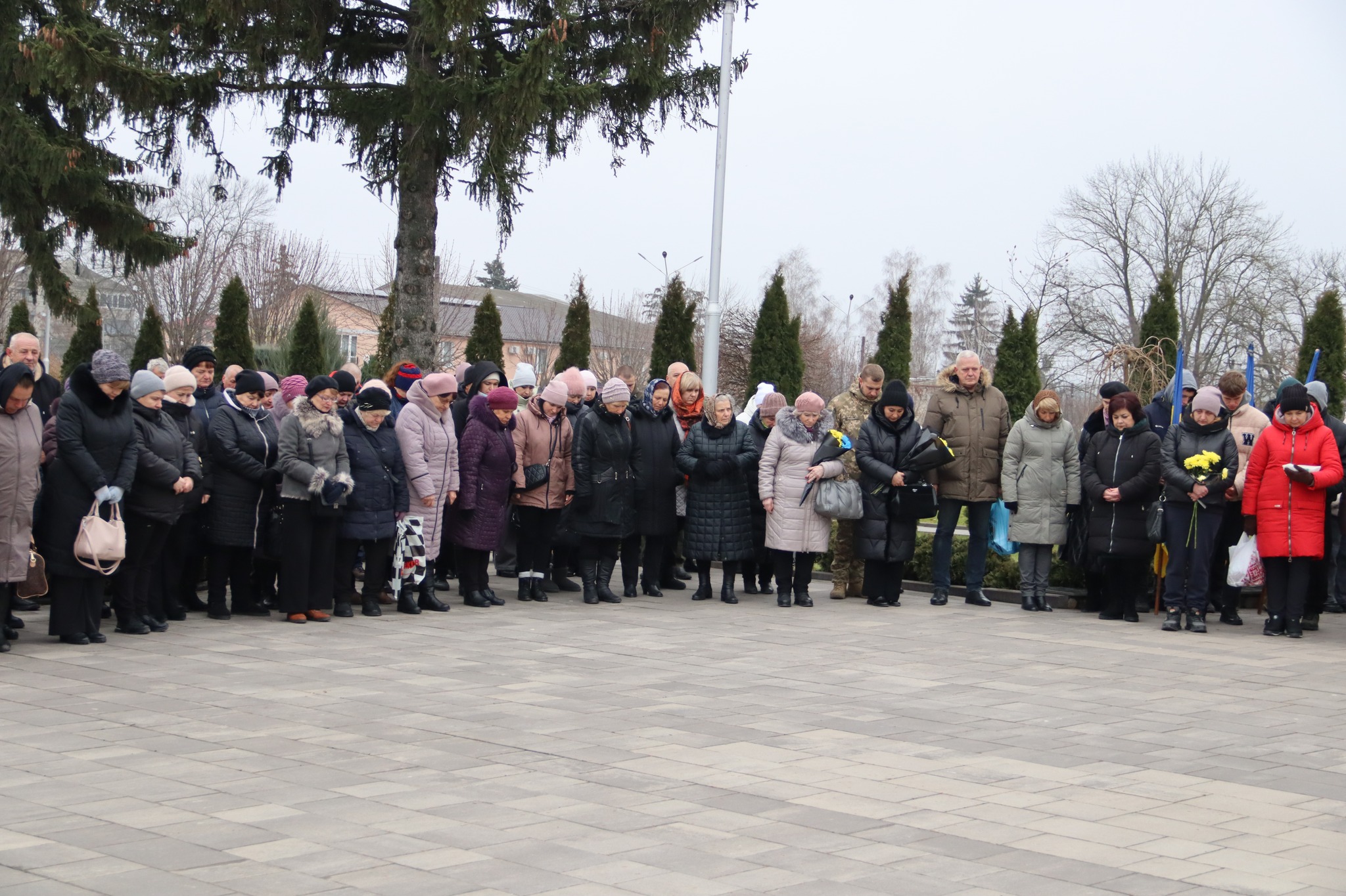 Сокирянська громада навіки попрощалась із захисником України Михайлом Чумаковим