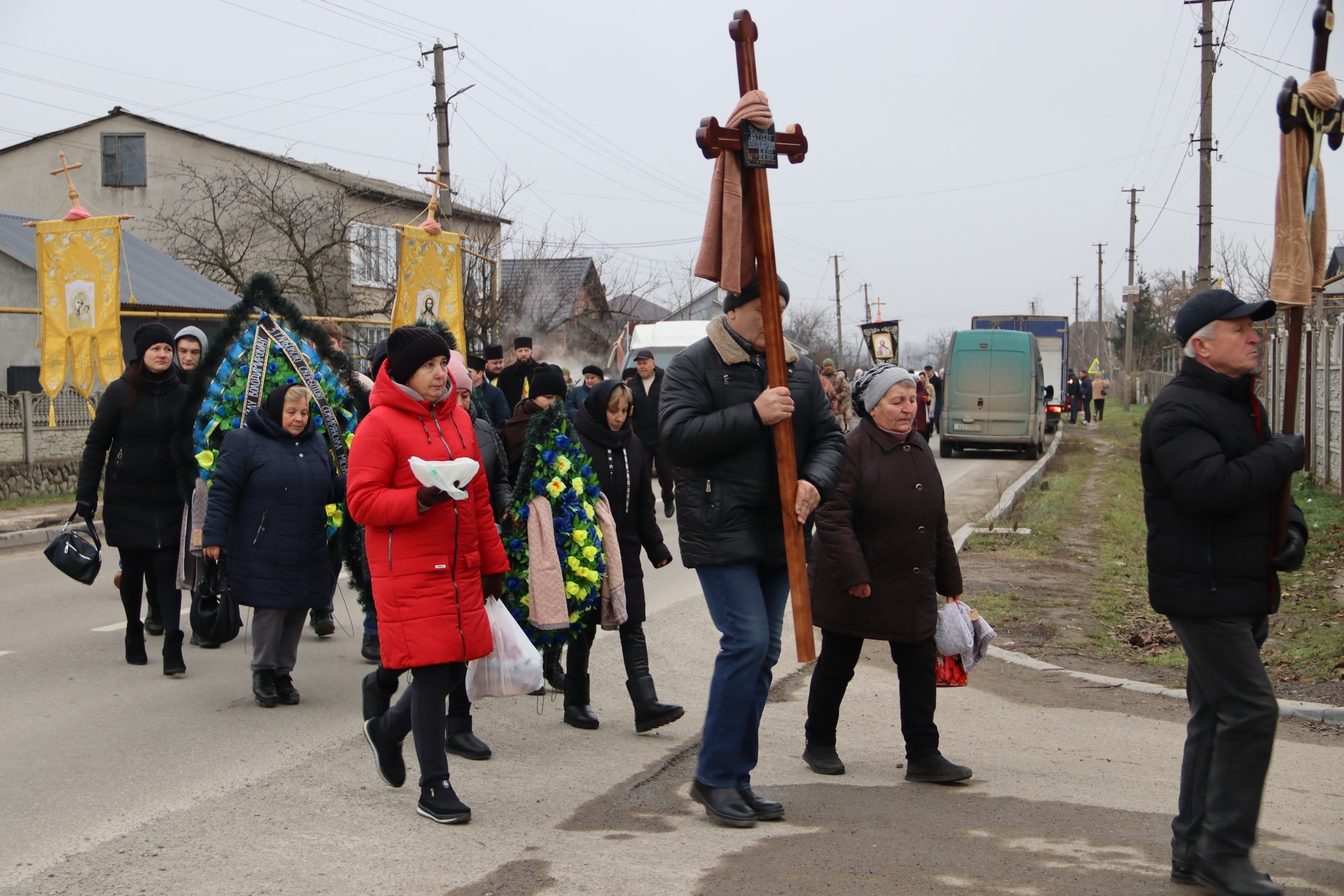 Сокирянська громада навіки попрощалась із захисником України Михайлом Чумаковим