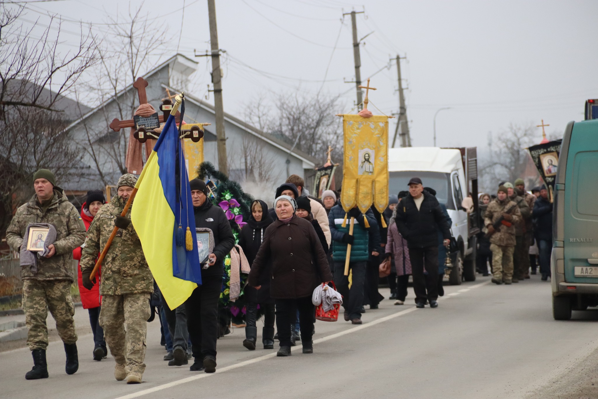 Сокирянська громада навіки попрощалась із захисником України Михайлом Чумаковим