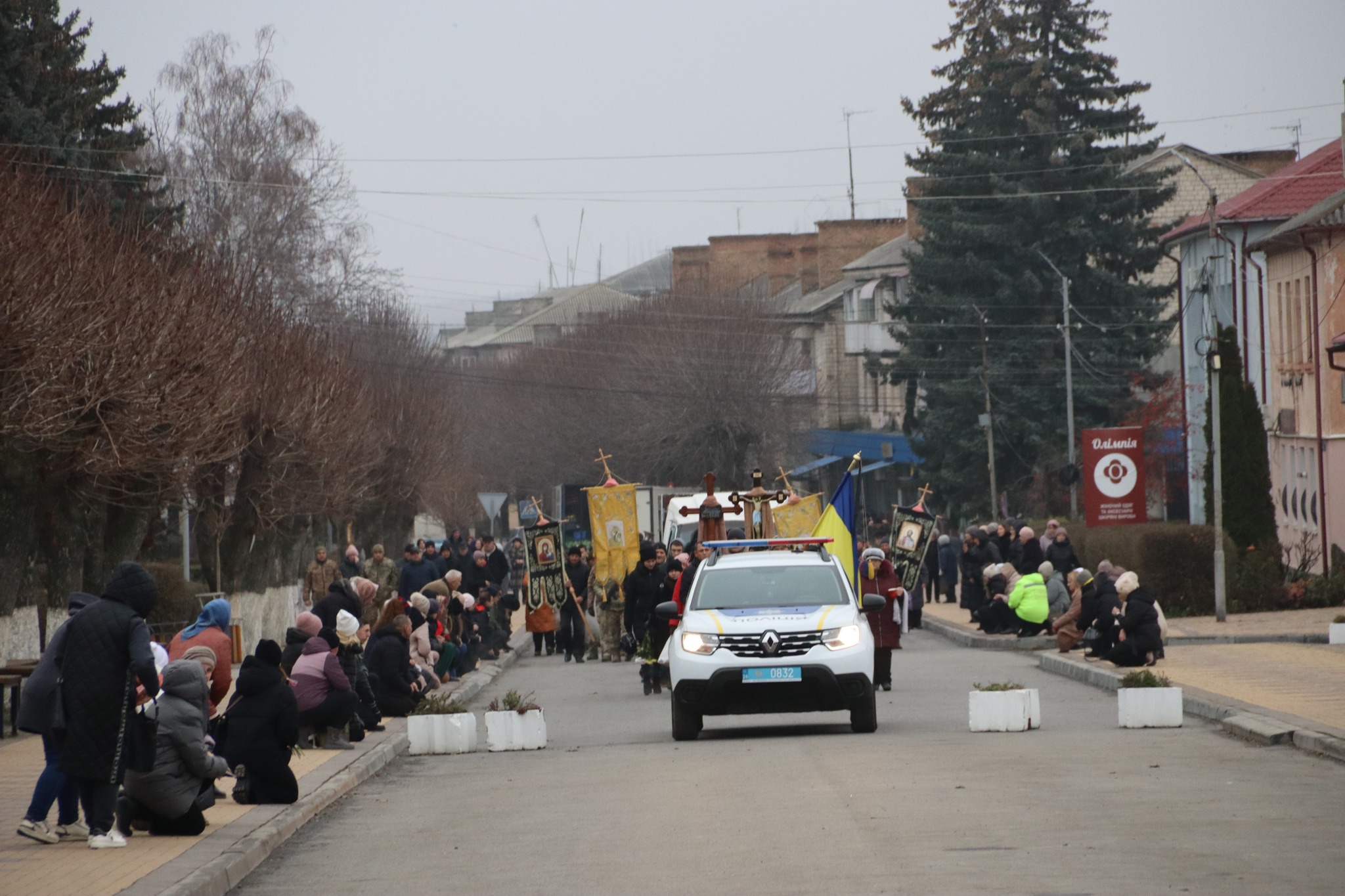 Сокирянська громада навіки попрощалась із захисником України Михайлом Чумаковим