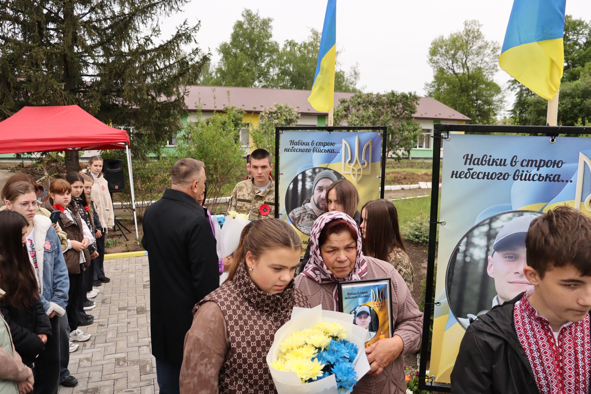 В пам’ять про випускників – загиблих Захисників України …