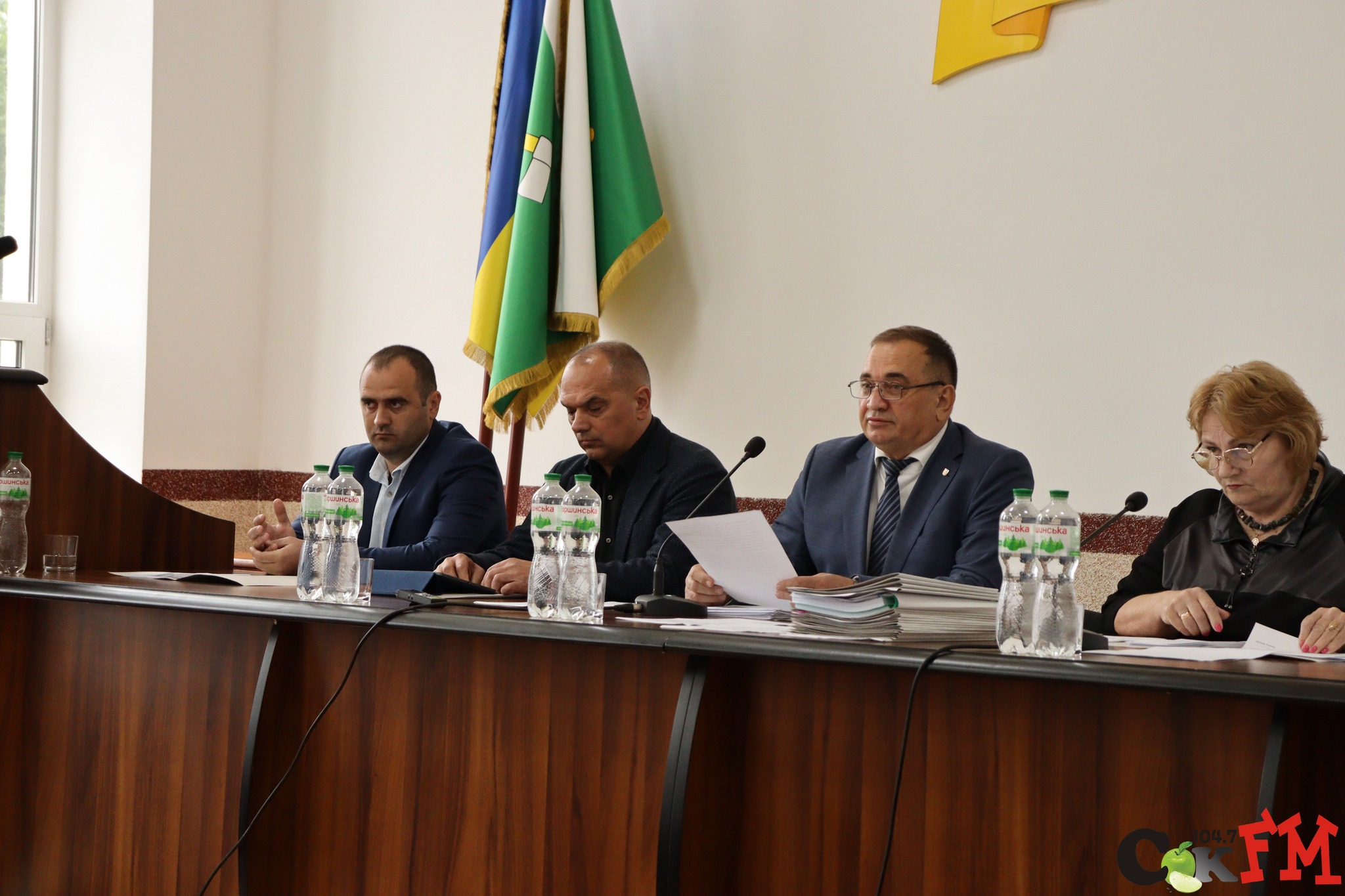 27 травня у сесійній залі Сокирянської міської ради відбулася чергова п’ятдесята сесія Сокирянської міської ради восьмого скликання. На пленарне засідання прибули 23 депутати