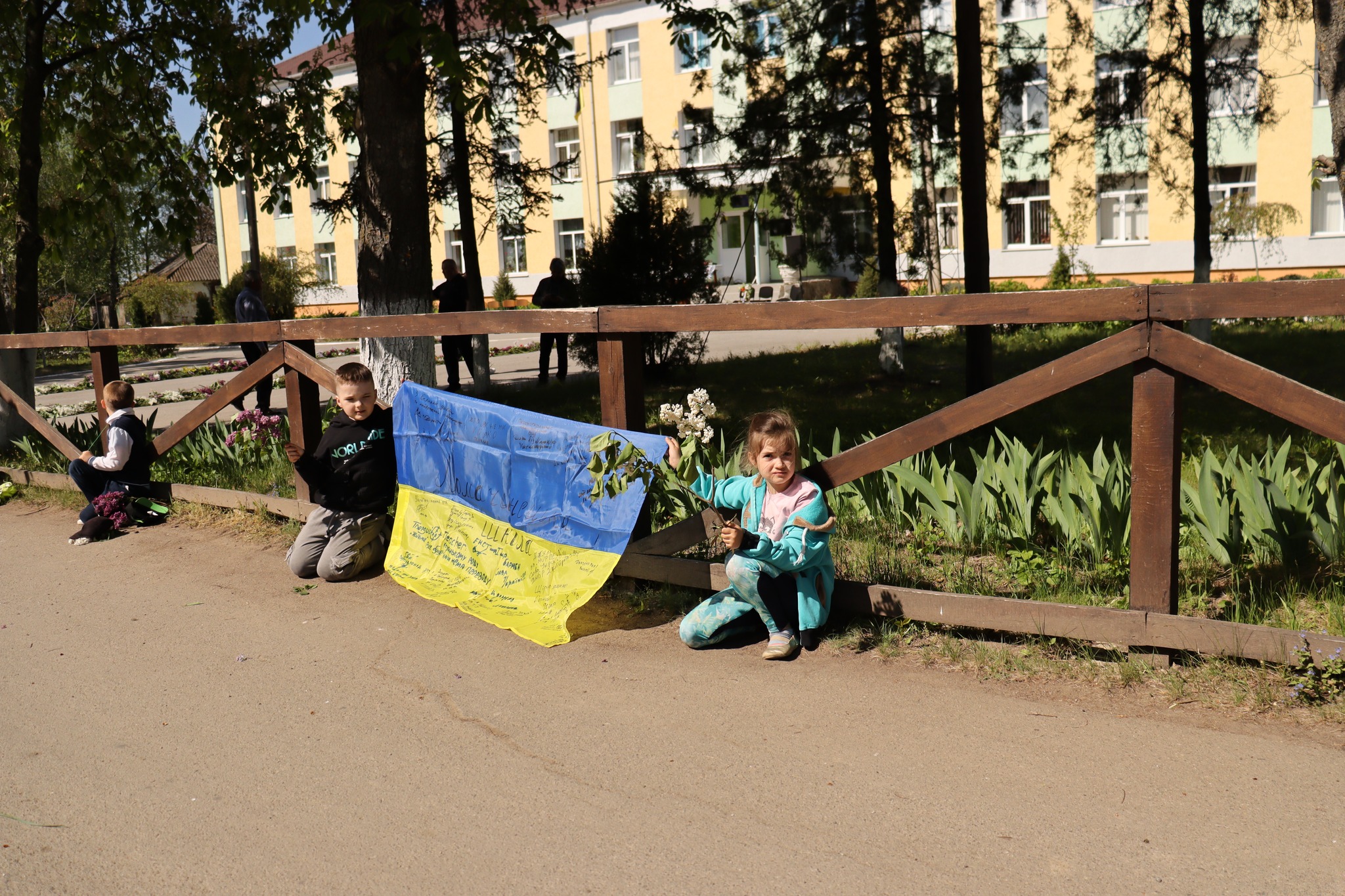 Сокирянська громада провела в останню дорогу загиблого  Семеновича Боднарюка