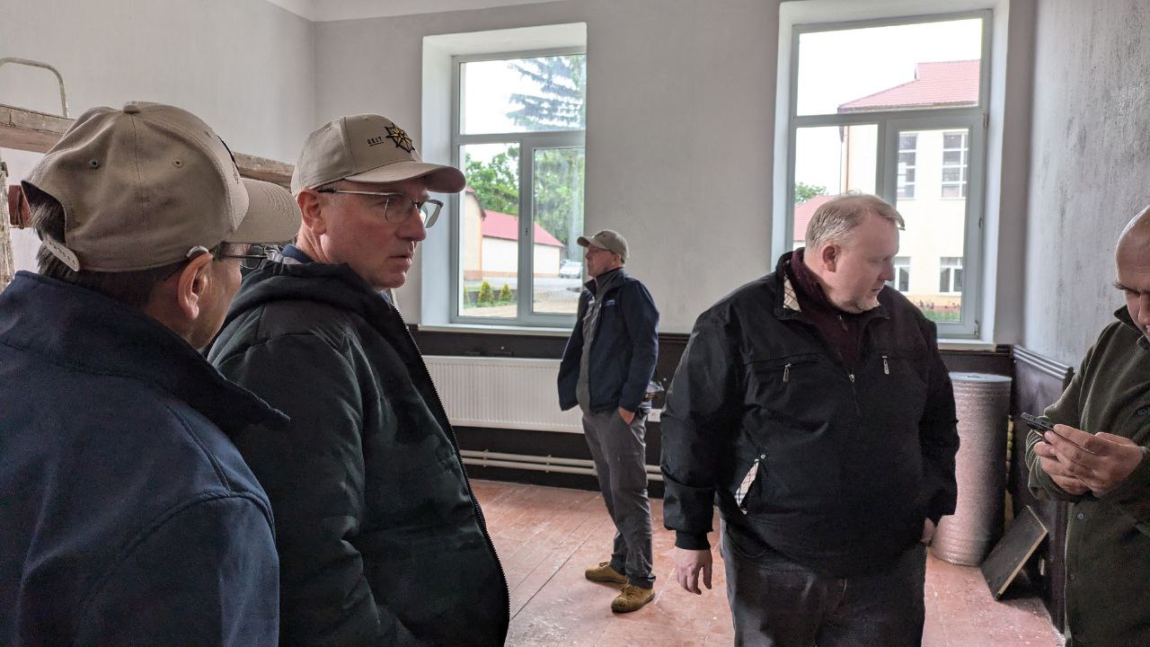 З дружнім візитом Сокирянську міську територіальну громаду відвідали представники гуманітарної місії «ГІЛЬФЕ-КОРБАХ» (Humanitäre Hilfe Korbach) – Федеративна Республіка Німеччина, на чолі з головою місії Андреасом Брасом