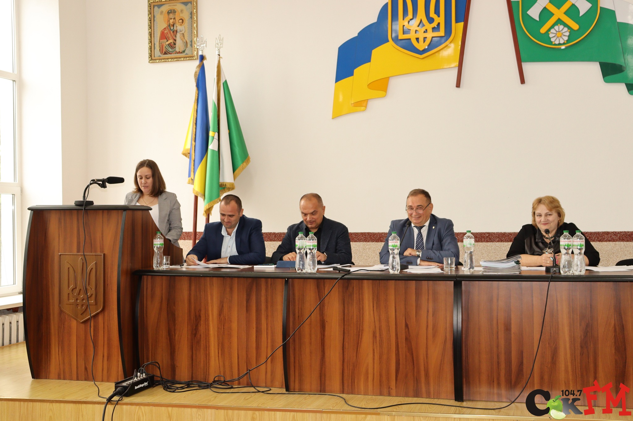 27 травня у сесійній залі Сокирянської міської ради відбулася чергова п’ятдесята сесія Сокирянської міської ради восьмого скликання. На пленарне засідання прибули 23 депутати