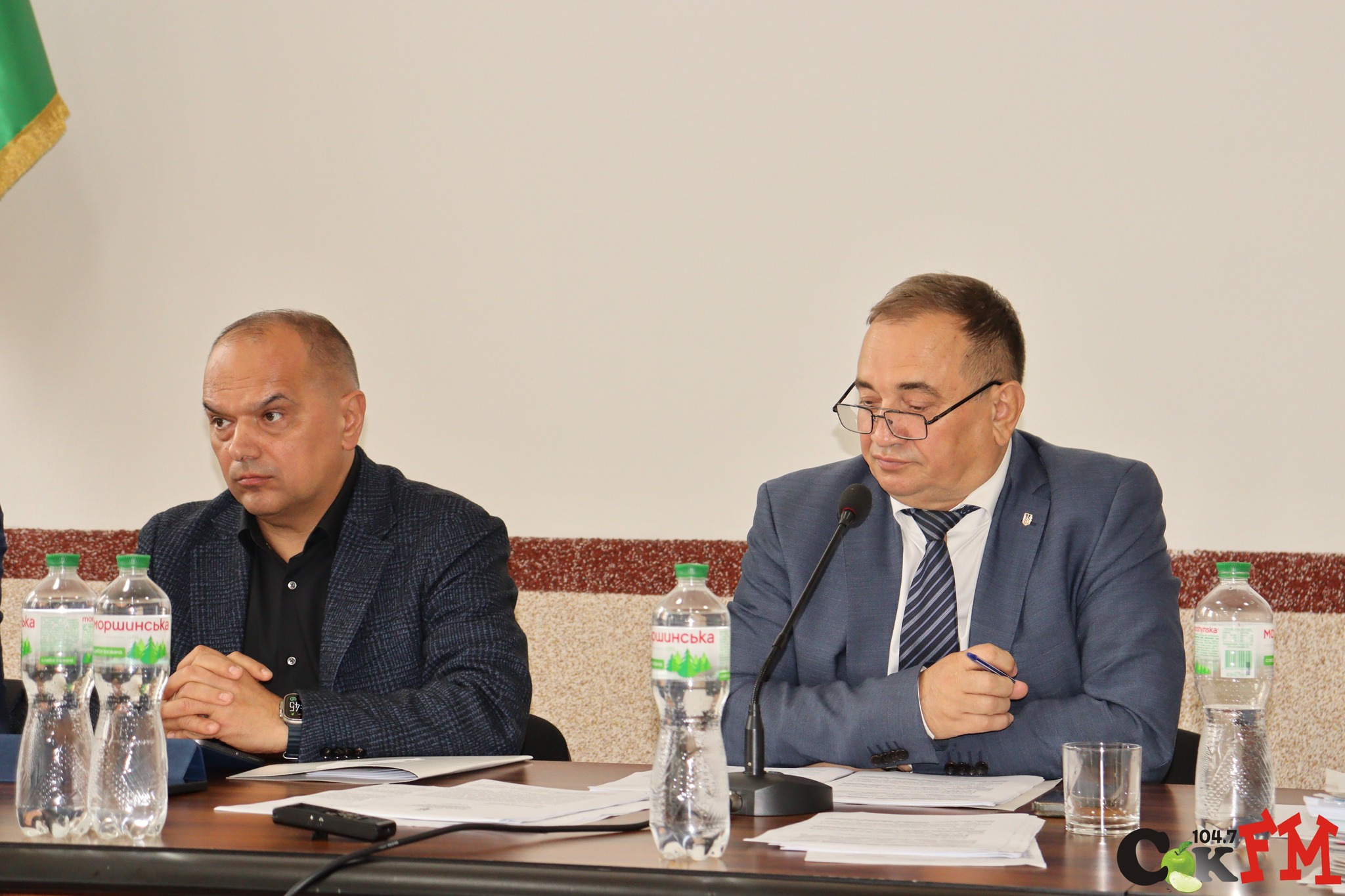 27 травня у сесійній залі Сокирянської міської ради відбулася чергова п’ятдесята сесія Сокирянської міської ради восьмого скликання. На пленарне засідання прибули 23 депутати