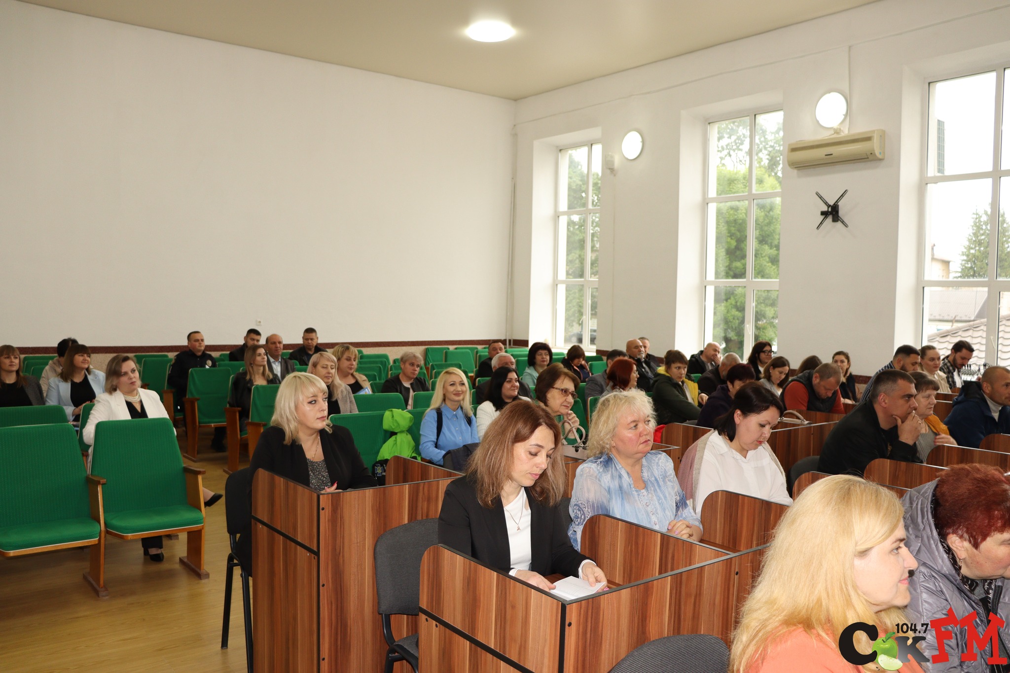27 травня у сесійній залі Сокирянської міської ради відбулася чергова п’ятдесята сесія Сокирянської міської ради восьмого скликання. На пленарне засідання прибули 23 депутати