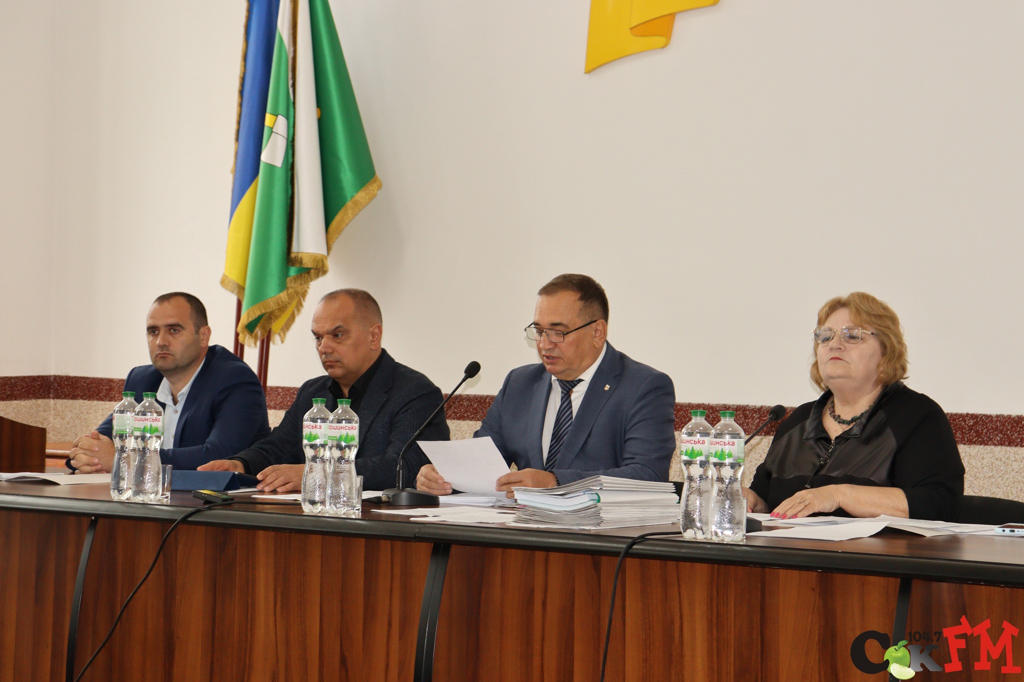 27 травня у сесійній залі Сокирянської міської ради відбулася чергова п’ятдесята сесія Сокирянської міської ради восьмого скликання. На пленарне засідання прибули 23 депутати