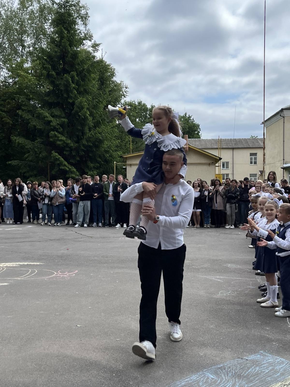 Свято останнього дзвоника у Сокирянській громаді