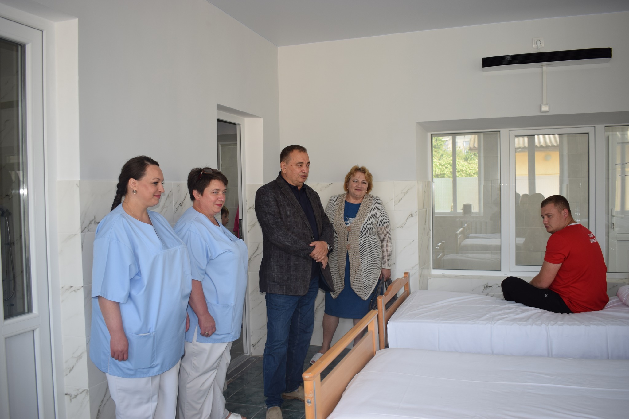 Керівництво міської ради ознайомилося з результатами проведених ремонтних робіт на першому поверсі інфекційного відділення Сокирянської лікарні