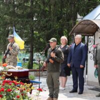Сокирянщина попрощалась із воїном Володимиром Мошаком…
