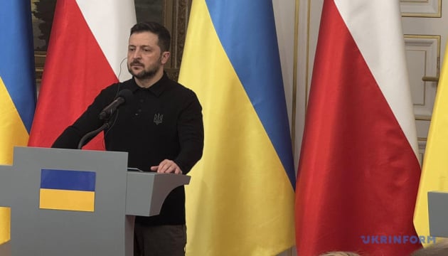 Україна планує відкрити осередки підтримки українців за кордоном