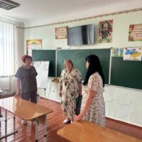 Сьогодні, 30 червня, на базі опорного закладу «Гвіздівецький ліцей» відбулася колегія відділу освіти Сокирянської міської ради. У заході взяли участь міський голова Василь Козак, секретар міської ради Любов Степаненко, начальник відділу освіти Галин