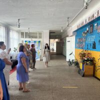 Сьогодні, 30 червня, на базі опорного закладу «Гвіздівецький ліцей» відбулася колегія відділу освіти Сокирянської міської ради. У заході взяли участь міський голова Василь Козак, секретар міської ради Любов Степаненко, начальник відділу освіти Галин