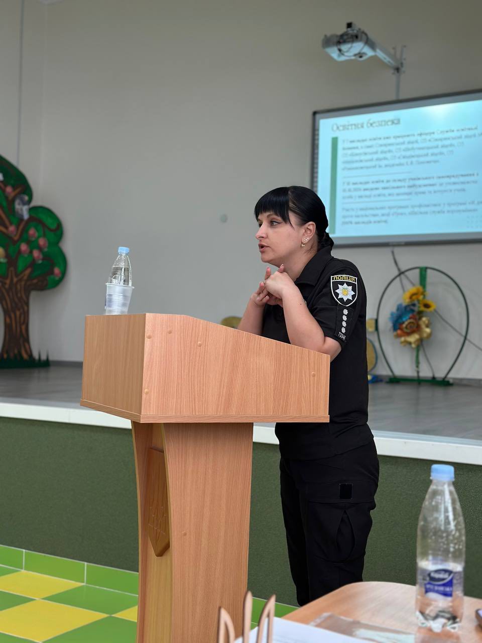 Сьогодні, 30 червня, на базі опорного закладу «Гвіздівецький ліцей» відбулася колегія відділу освіти Сокирянської міської ради. У заході взяли участь міський голова Василь Козак, секретар міської ради Любов Степаненко, начальник відділу освіти Галин