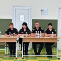 Сьогодні, 30 червня, на базі опорного закладу «Гвіздівецький ліцей» відбулася колегія відділу освіти Сокирянської міської ради. У заході взяли участь міський голова Василь Козак, секретар міської ради Любов Степаненко, начальник відділу освіти Галин