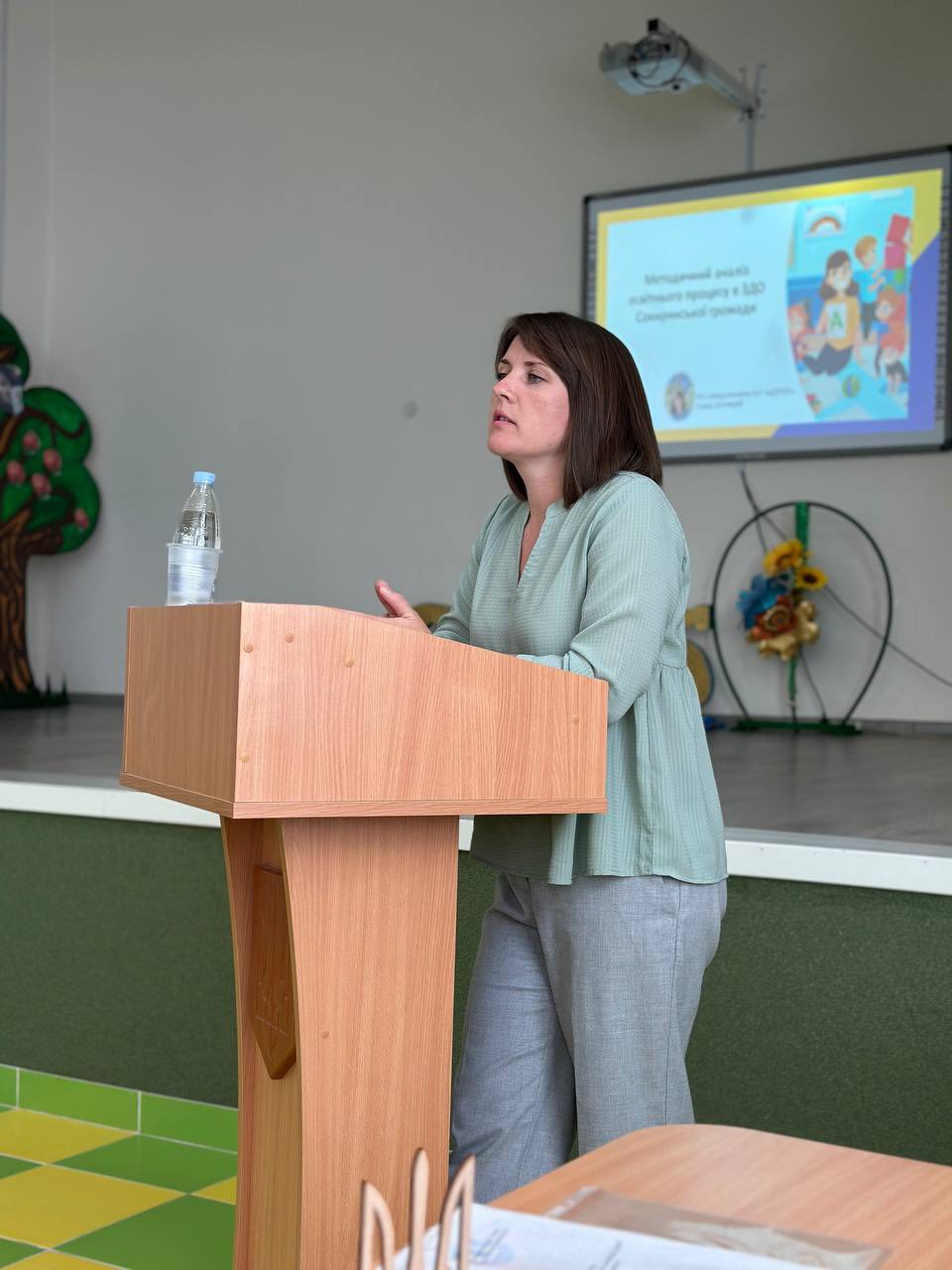 Сьогодні, 30 червня, на базі опорного закладу «Гвіздівецький ліцей» відбулася колегія відділу освіти Сокирянської міської ради. У заході взяли участь міський голова Василь Козак, секретар міської ради Любов Степаненко, начальник відділу освіти Галин