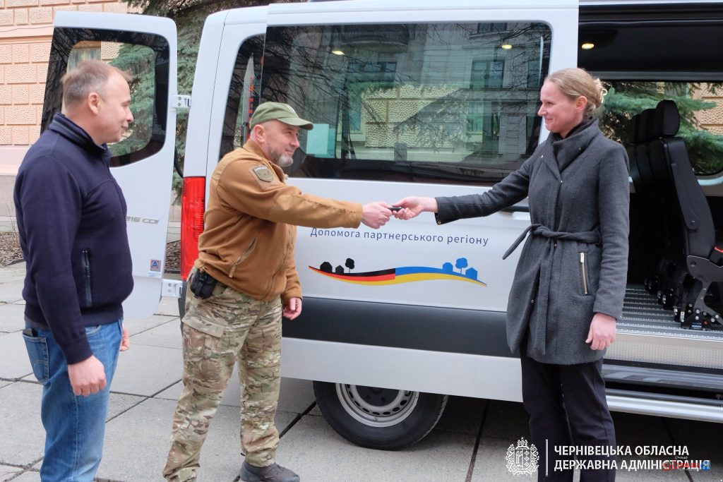 Чернівецька область отримала від Німеччини інклюзивний мікроавтобус для ветеранської спільноти